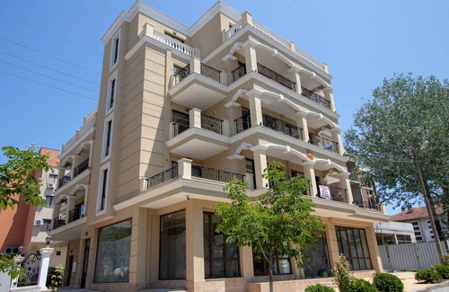 Primorsko House | Tiffany Joy apartment 8