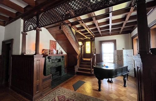 Newburgh Villa | Tiffany Suite: Enclosed Solarium Room + Bedroom + Office/Yoga Room