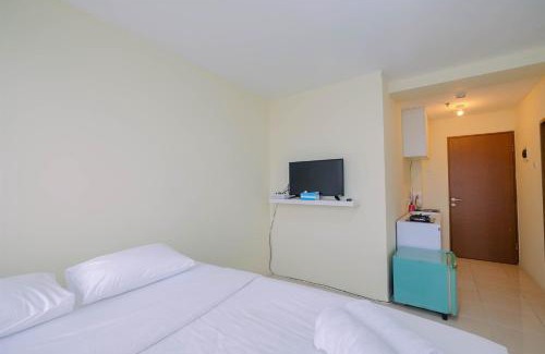Kayu Putih Apartment | Tifolia Studio Apartment with Double Bed near LRT Station By Travelio