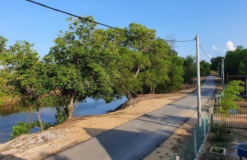 Kampung Penarik House | TIGA PENARIK 500m away to Penarik Jetty to Pulau Redang