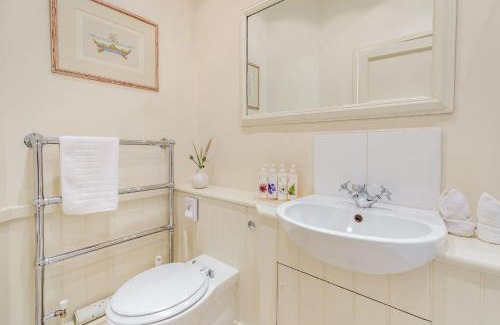 East Dean and Friston Bed & Breakfast | Tiger Inn - Catherine