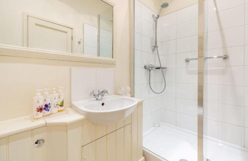 East Dean and Friston Bed & Breakfast | Tiger Inn - Catherine