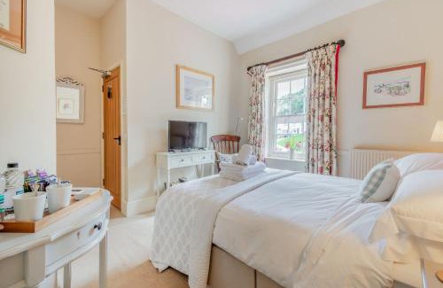 East Dean and Friston Bed & Breakfast | Tiger Inn - Catherine