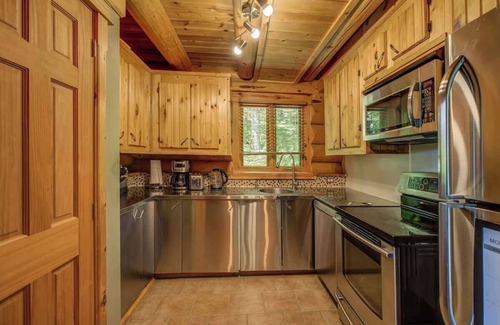 Waltham Ski Chalet | Tiger Lodge Loghouse