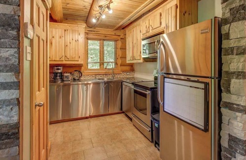 Waltham Ski Chalet | Tiger Lodge Loghouse