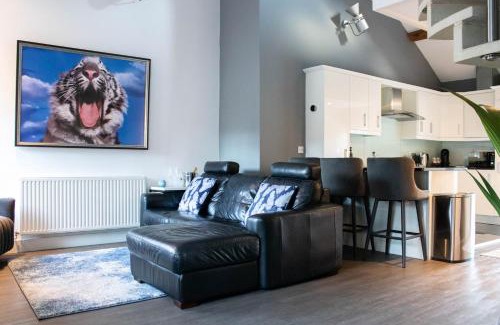 Lymm Apartment | Tiger Roof Terrace Lymm