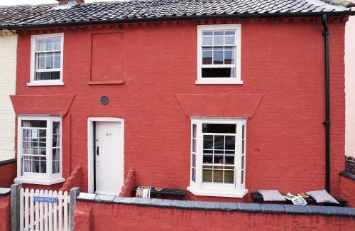 Aldeburgh House | Tiger Villa by The Suffolk Cottage Collection