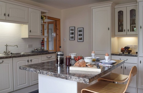 Weem Cottage | Tigh Craggan - UK10203