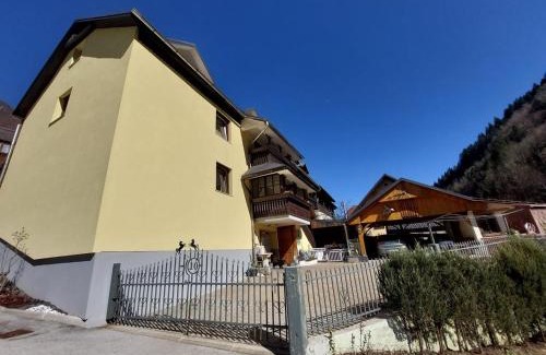 Zelezniki House | Tiha dolina