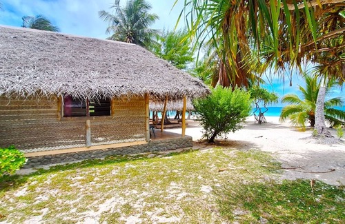 Tuherahera Bed & Breakfast | TIKEHAU - Bungalow Pacific Beach