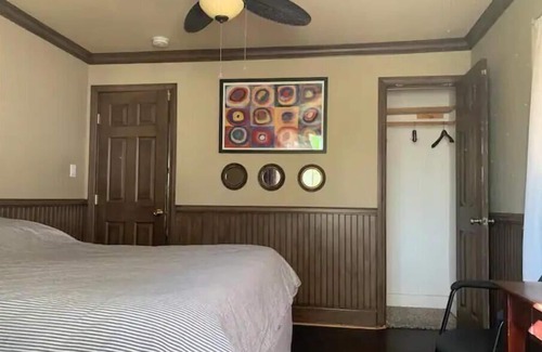 South Redlands House | Tiki jungle