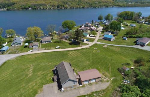 Hammondsport House | Tiki on the Lake
