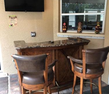 Bonita Springs House | Tiki Paradise House & pool - 10 min to Beach!