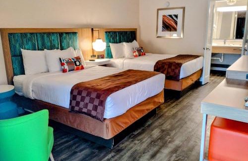 Lake George Resort | Tiki Resort - Lake George
