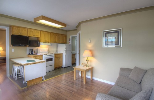 Okanagan-Similkameen Hotel | Tiki Shores Inn & Suites
