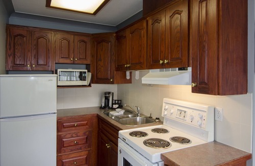 Okanagan-Similkameen Hotel | Tiki Shores Inn & Suites