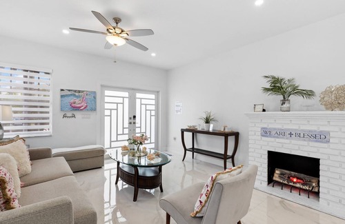 Country Walk House | Tilah Stays | Heated pool+Jacuzzi | Near Zoo