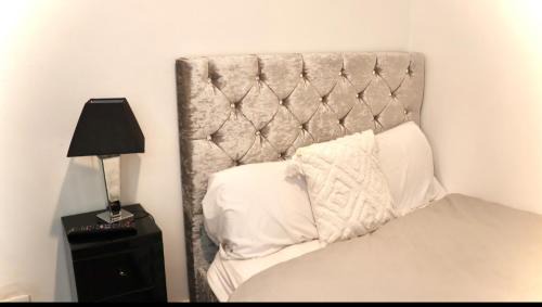 Tilehurst House | Tilehurst Villa
