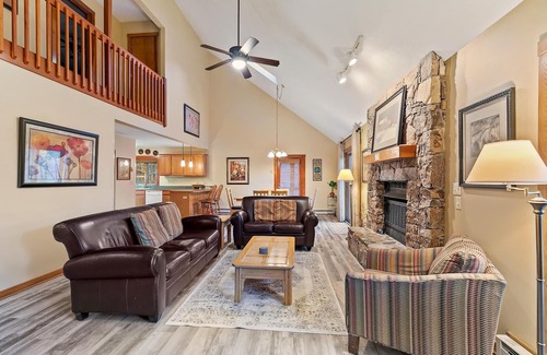 Chestnut Springs House | Timber Camp Hideaway with Wintergreen Advantage