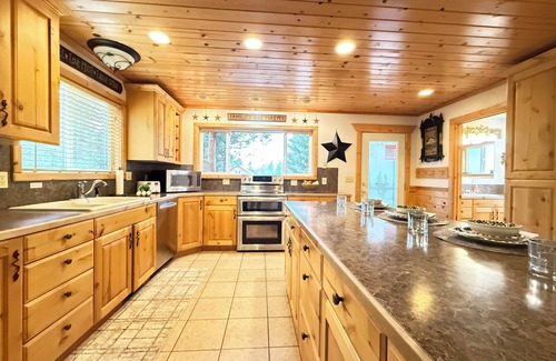 Island Park Cabin | Timber Heights*Sleeps 6, Wifi, 33 Miles to Yellowstone