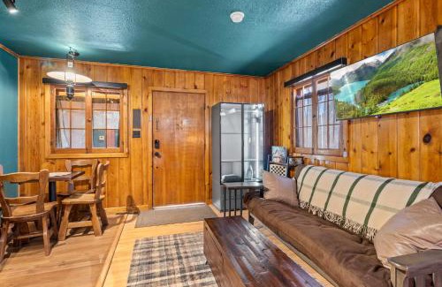 Colorado Springs House | Timber Lodge #30