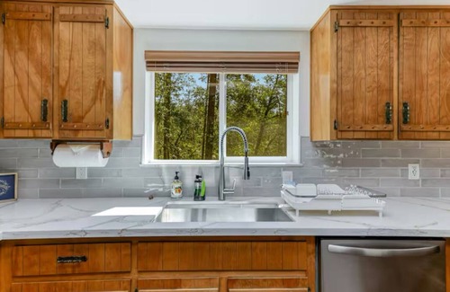 O'Brien House | Timber Lodge a Fully Furnished Home in a Tranquil Forest with Easy Lake Access!