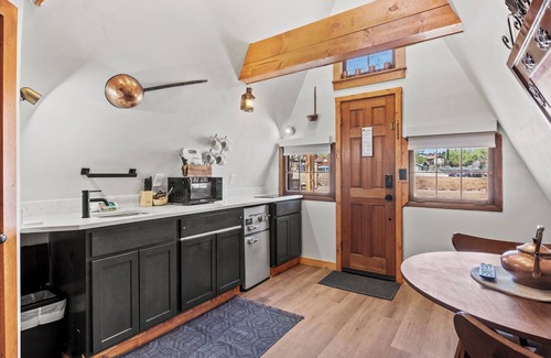 Colorado Springs Cabin | Timber Lodge Cabin 4