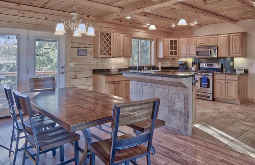 Timber Ridge Ranch House | Timber Lodge: Family Log Hm w/Amazing Views, 3 Acres Near Town, A/C, Hot Tub