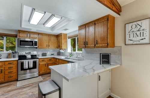 O'Brien Cabin | Timber Lodge : Tranquil Forest & Easy Lake access!