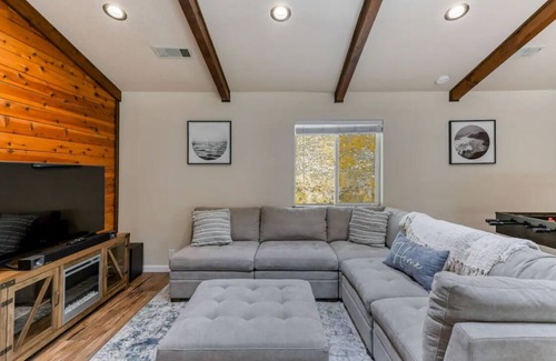 O'Brien House | Timber Lodge Tranquil Forest & Easy Lake Access!