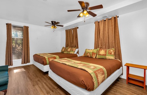 Yosemite West Cabin | Timber Lodge Yosemite – Warm, welcoming and well within Yosemite!