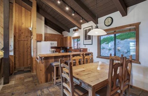 Mammoth Lakes Apartment | Timber Ridge #34 - Ski in/Ski Out to Eagle Lodge