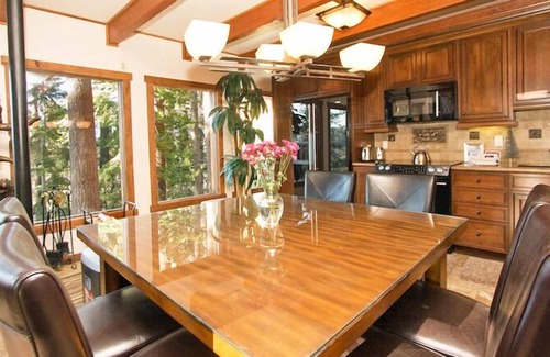 Mammoth Lakes Apartment | Timber Ridge #53 - Ski in/Ski Out to Canyon Lodge - closest unit to ski trail