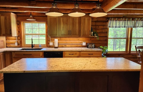 Hill City Cabin | Timber Ridge Lodge, Hill City with 6 bedrooms/4.5 baths 7 acres, stream, meadow!