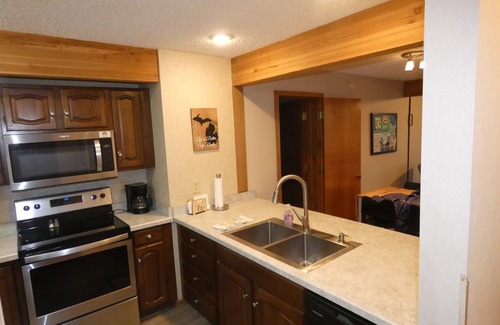 Bellaire Condo | Timber Ridge Retreat