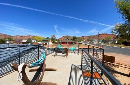 Kanab House | Timber & Tin E 2Bed 2Bath w Pool & Rooftop Deck