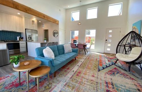 Kanab House | Timber & Tin E 2Bed 2Bath w Pool & Rooftop Deck