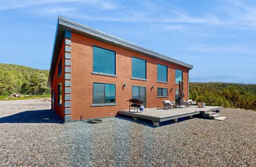 Cedaredge House | Timber Vista Retreat