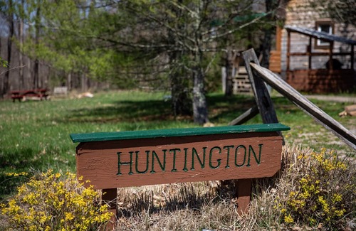 Old Washington Cabin | Timberline Cabins - The Huntington Cabin - WiFi, Hot Tub, Fireplace