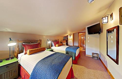 Snowmass Village House | Timberline Condominiums 2 Bedroom plus Loft 3 Bath Deluxe Unit C3H