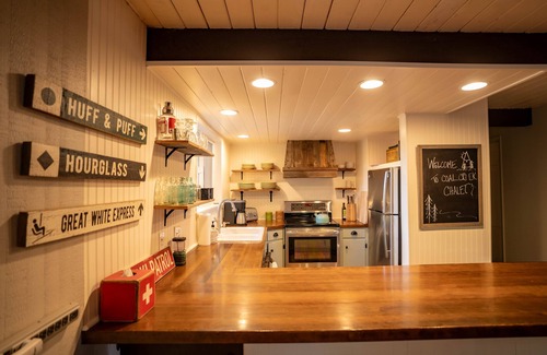 Packwood House | Timberline Creekside Chalet @ Mt Rainier-Sleeps10- Wave WIFI, Pets Welcome!