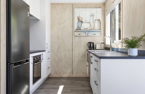 Taupo House | Timberline Retreat - central location