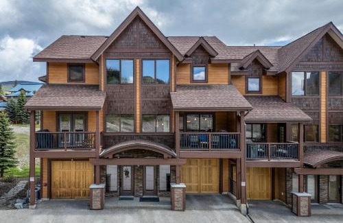 East Kootenay Apartment | Timberstone Lodge by StayIn