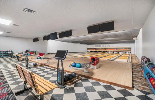 Lewiston Apartment | Timbertown Lodge & Lanes