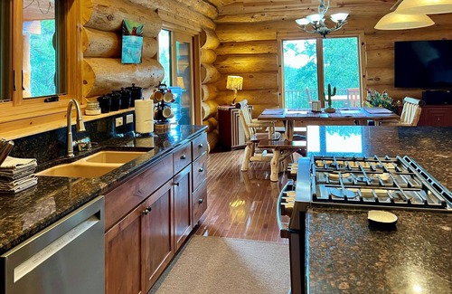 Highland Pines Cabin | Timbertrail Lodge - Prescott Cabin Rentals