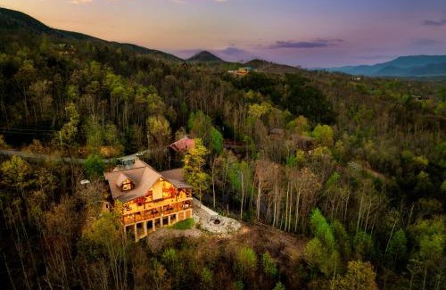 Pittman Center Ski Chalet | Timberwolf - Luxe 5 Star Retreat- September Deal-Game Rm-PS5-FirePit-Hot Tub