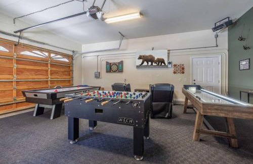 Big Bear Lake Villa | TimberWood Cabin- 3 Bdr - 2 Bth - Big Game room - Prime Location in Big Bear Lake