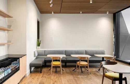 Tenderloin Hotel | Timbri Hotel San Francisco, Curio Collection by Hilton