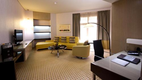 Al Qusais Hotel | TIME Grand Plaza Hotel, Dubai Airport