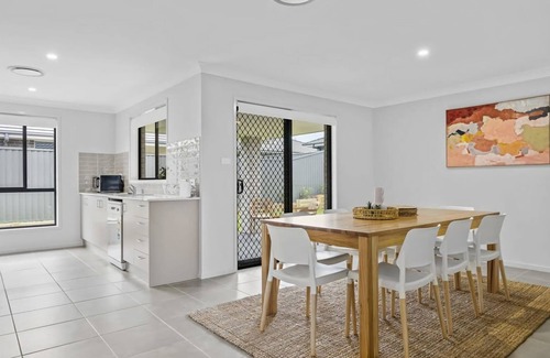 Cessnock House | Time Out Beautifully decorated new home